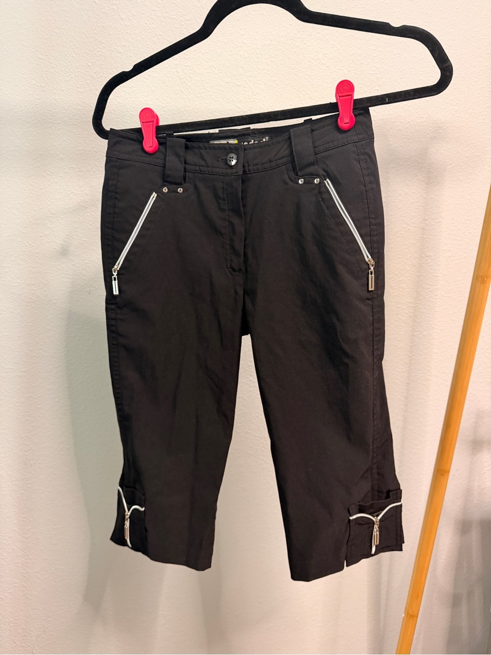 jamie sadock Black Cropped Zip-Detail capri